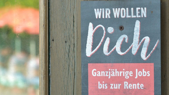 "Wir wollen Dich. Ganzjährige Jobs bis zur Rente" - Damit wirbt ein Erdbeerproduzent um Arbeitskräfte