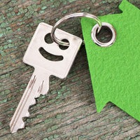 Hausschlüssel und Wohnungsschlüssel am Schlüsselanhänger