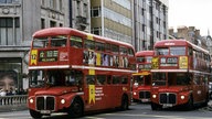 Roter Doppeldeckerbus in London
