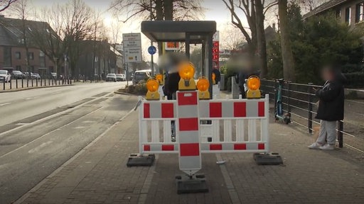 Bushaltestelle mitten auf dem Radweg in Oberhausen