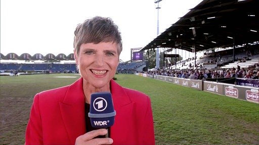 WDR-Reitsportexpertin Sabine Hartelt bei Reit-WM Aachen