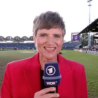 WDR-Reitsportexpertin Sabine Hartelt bei Reit-WM Aachen