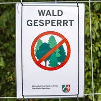 Verbotsschild am Eingang zum Volkspark Katzenbusch in Herten