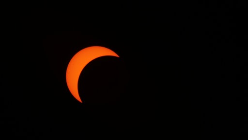 Die Sonnenfinsternis in vollem Gange