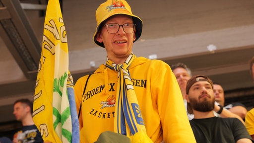 Phoenix-Fan Arne kurz vor seinem ersten BBL-Heimspiel in Hagen.