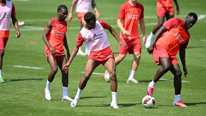 Trainingsauftakt bei Bayer 04 Leverkusen