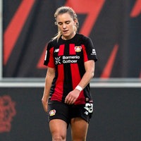Leverkusens Paulina Tomasiak ist enttäuscht nach der Niederlage gegen Bayern München