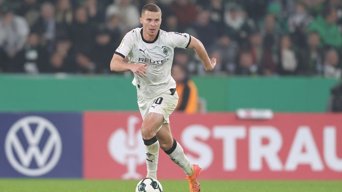 Nico Elvedi im Trikot von Borussia Mönchengladbach (Archivbild).
