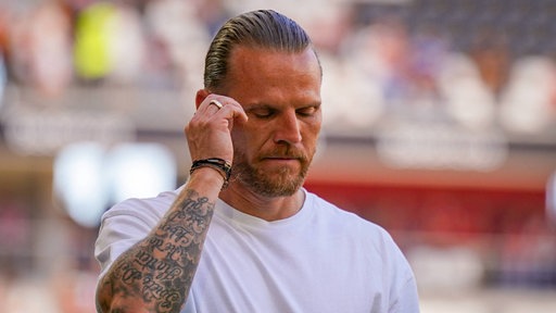 Borussia Mönchengladbachs Trainer Eugen Polanski während des Spiels beim SC Freiburg.