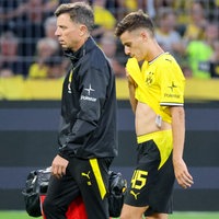  Giannis Konstantelias (BVB) wird verletzungsbedingt ausgewechselt
