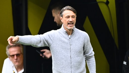 BVB-Trainer Niko Kovac gestikuliert am Spielfeldrand