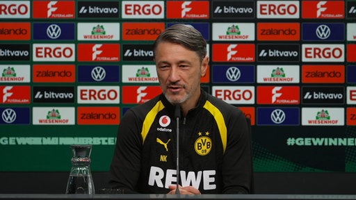 BVB-Trainer Niko Kovac spricht auf der Pressekonferenz vor der CL-Partie gegen Villareal