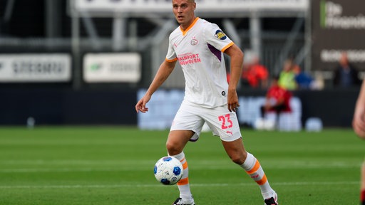 Joey Veerman wechselt zum BVB