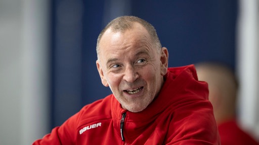 Thomas Berglund in Trainerjacke