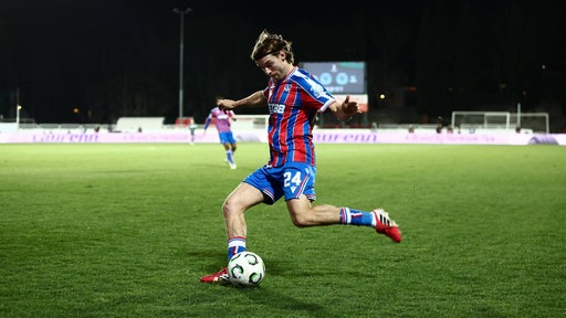 Borna Sosa im Trikot von Crystal Palace