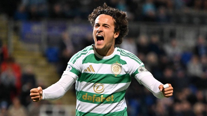 Glasgows Mika Baur jubelt