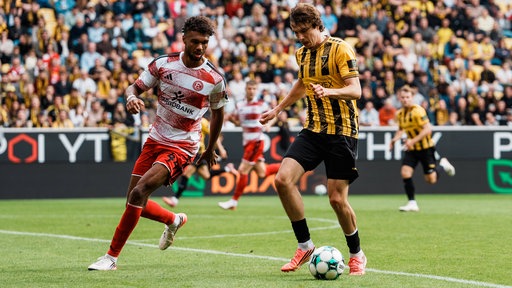 Louis Koster gegen Elias Egouli