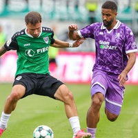 Louis Kolbe und Keanan Bennetts im Zweikampf
