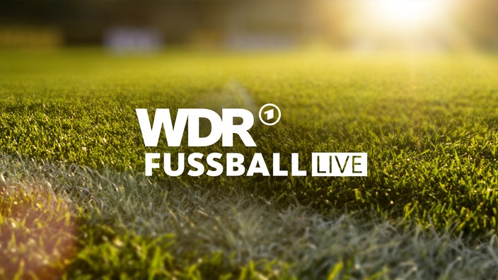 Ein Fußballrasen mit dem eingeblendeten Logo "WDR Fußball live"