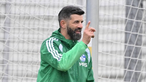 Miron Muslic auf dem Trainingsgelände