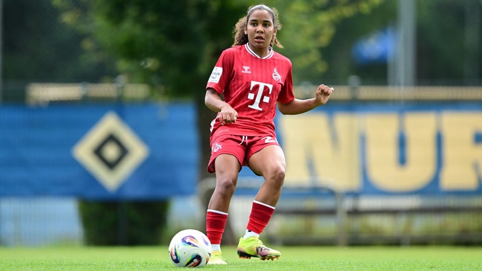 Ella Touon wechselt in der Frauen-Bundesliga vom 1. FC Köln zur SGS Essen.