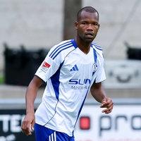 Pape Meissa Ba im Trikot von Schalke 04
