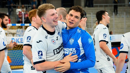  Lukas Hutecek und Constantin Möstl jubeln gemeinsam