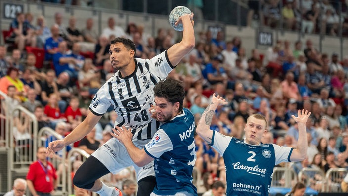 Zweikampf zwischen Mohab Abdelhak und Eloy Morante Maldonado