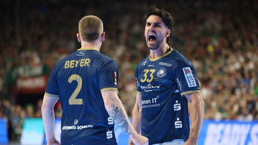 Eloy Morante Maldonado vom Bergischen HC jubelt