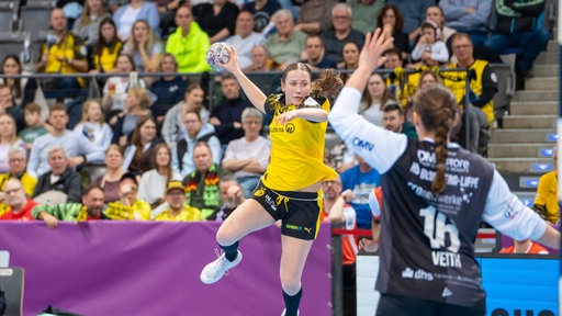Lara Egeling in Aktion im DHB-Pokal-Finale 2026