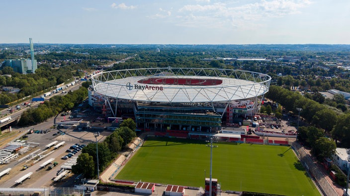 Ulrich-Haberland-Stadion vor der BayArena