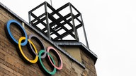 Die Olympischen Ringe am Sport- und Olympiamuseum in Köln