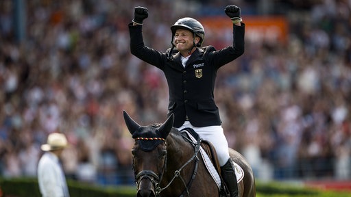 Michael Jung gewinnt Gold in der Vielseitigkeit auf Pferd Chipmunk