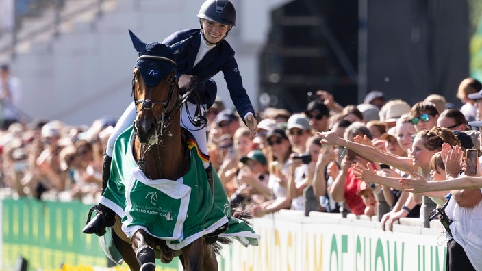 Reitsport in Aachen mit begeisterten Fans