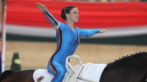 Sophie Hofmann bei der Voltigier-EM (2013)