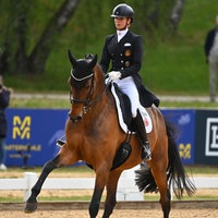 Dressurreiterin Jessica von Bredow-Werndl auf ihrem Pferd Kismet