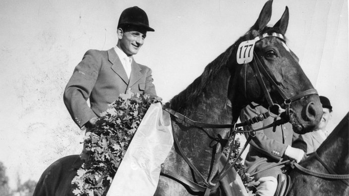Hans-Günter Winkler auf Halla