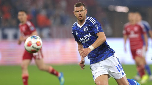 Edin Dzeko im Trikot von Schalke 04