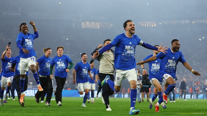 Schalke 04 steigt in Bundesliga auf