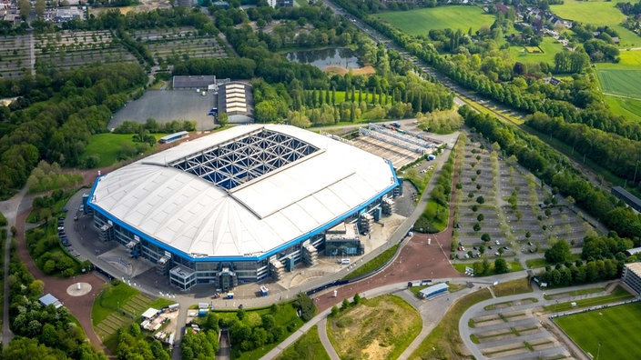 Die Schalke-Arena und das umliegende Gelände von oben