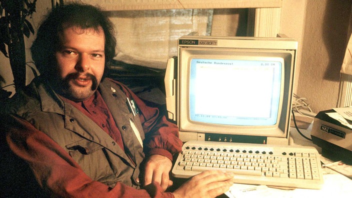 Hacker-Pionier Wau Holland am PC, November 1984
