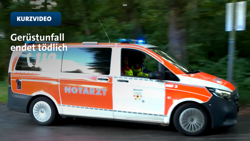 Notarzt fährt zur Unfallstelle