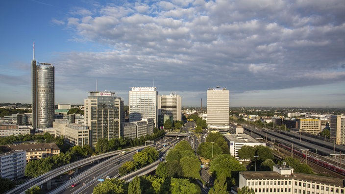 Skyline von Essen am Ruhrschnellweg