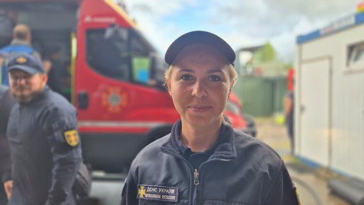 Olena Krawtschenko: Ukrainische Feuerwehrfrau in Montur