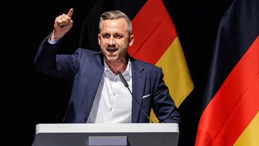 Ulrich Siegmund (AfD) spricht zu Delegierten