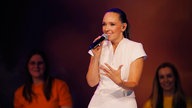 Carolin Kebekus bei ihrem neuen Comedyprogramm „SHESUS“