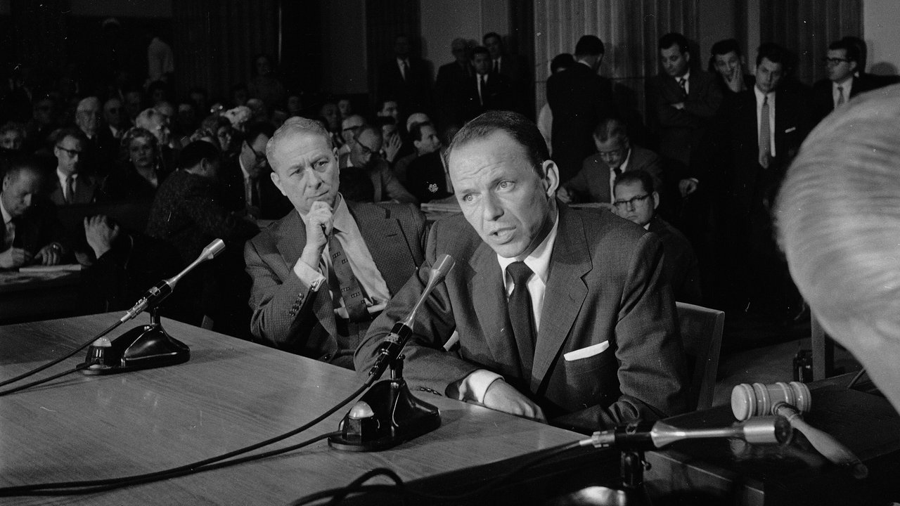 Frank Sinatra sagt 1957 in einem Untersuchungsausschuss zum "Wrong Door"-Skandal aus
