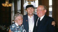 Otto Waalkes mit seinen Eltern Adele und Karl 1989