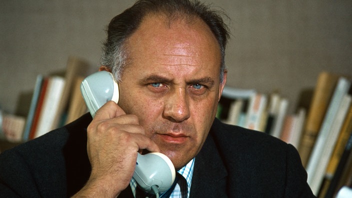 1975