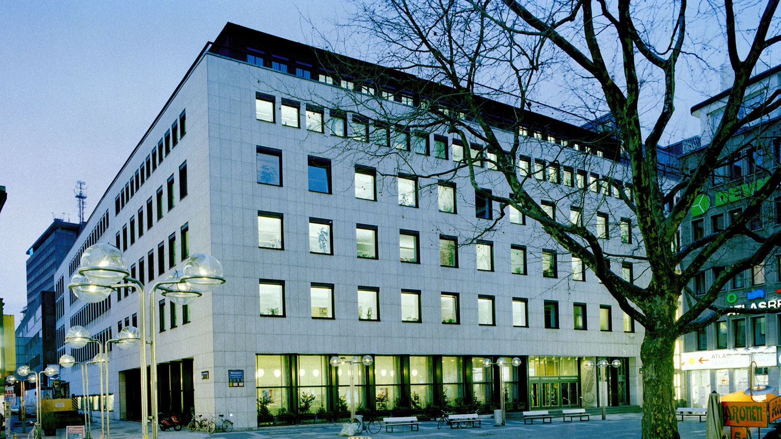 Funkhaus Wallrafplatz, Fassade 1995